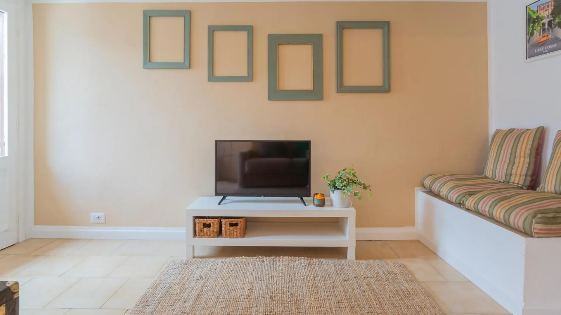 Apartment Il Porticciolo By Rent All Como Carate Urio Italy