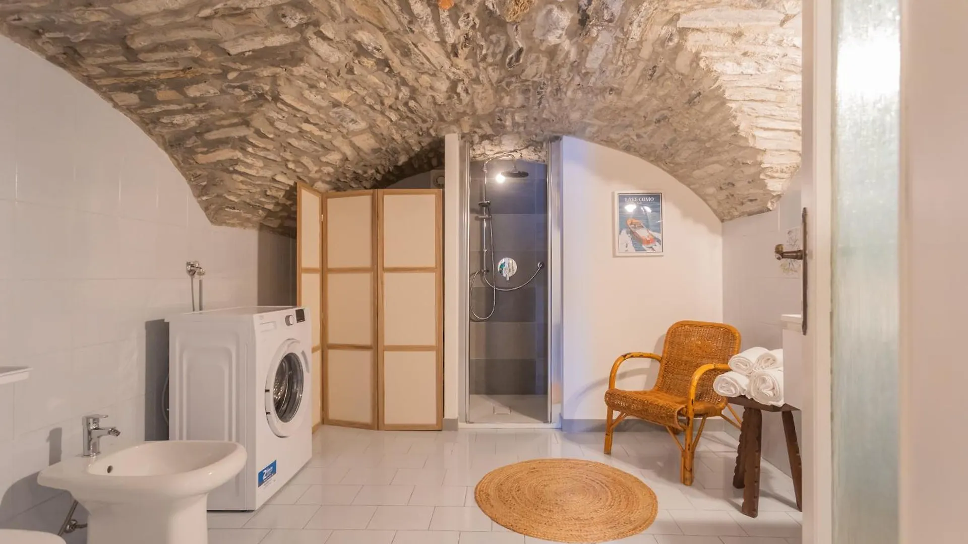 Apartamento Il Porticciolo By Rent All Como Carate Urio
